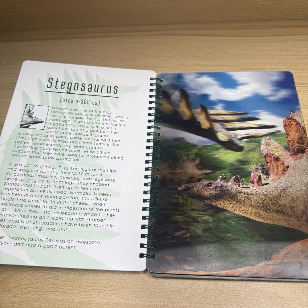 100‎ Million Years 3D Dinosaur Book Lenticular Lens Xtreme Graphics 2005